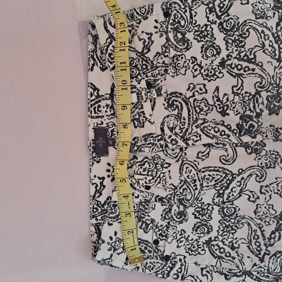 Women's petite tapered patterned paisley ankle pants - Picture 2 of 7